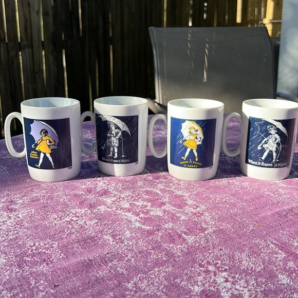 Vintage Morton Salt Mugs 1914 1921 1956 and 1968 - When It Rains It Pours - Picture 6 of 7